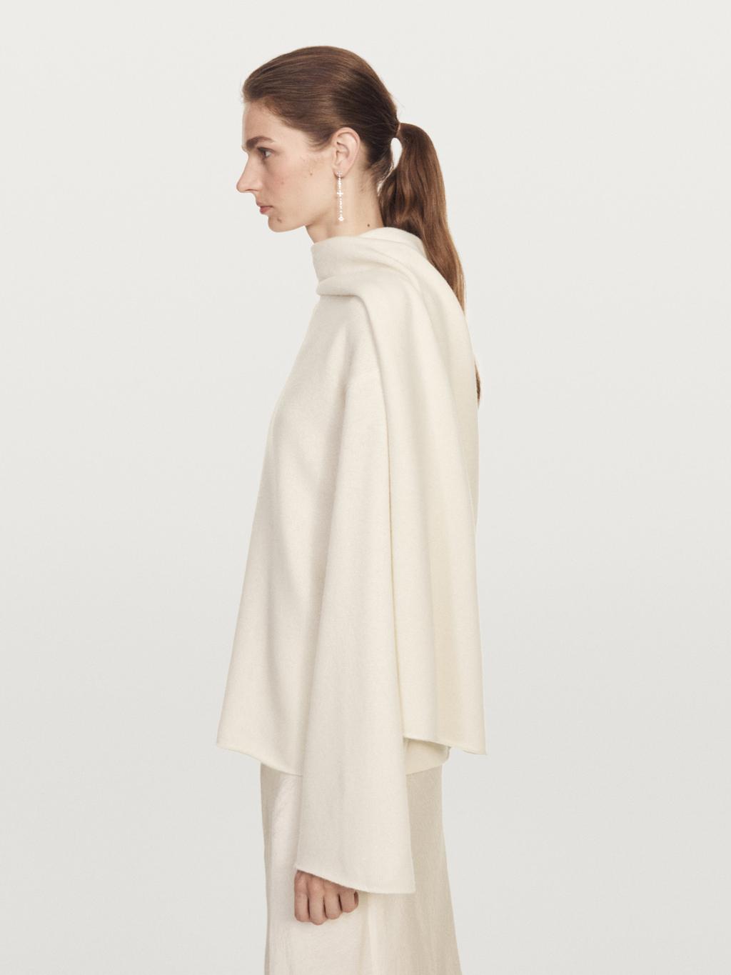 100% wool knit sweater with scarf
