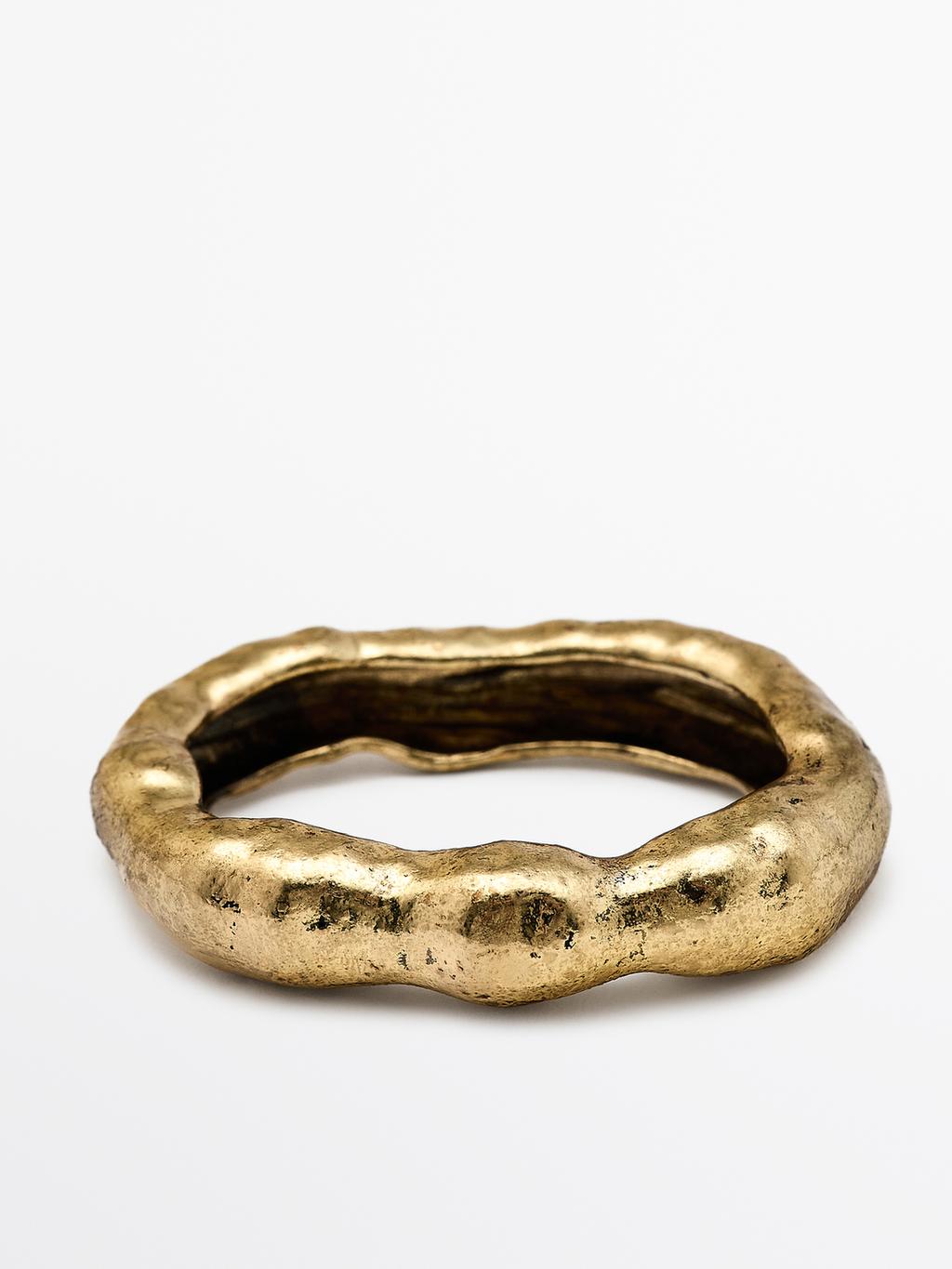 Metal loop ring