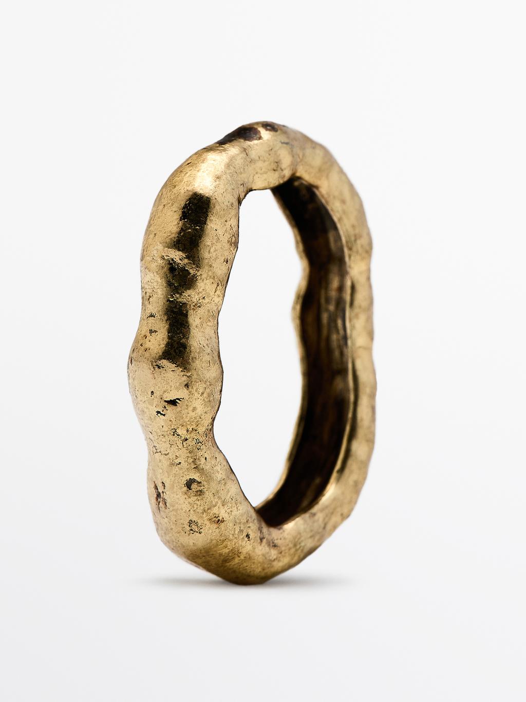Metal loop ring
