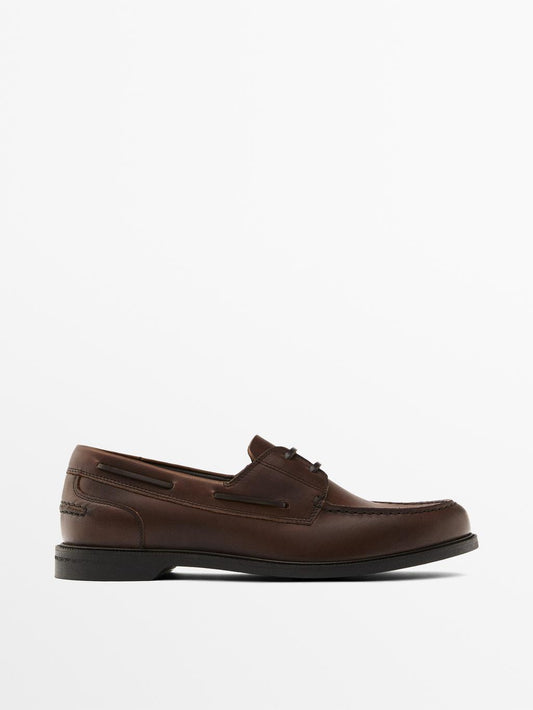 Oiled leather deck shoes